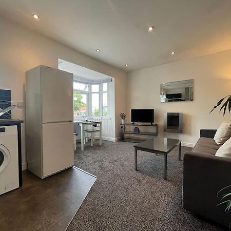 Kingsbury Apt 2 バーミンガム エクステリア 写真
